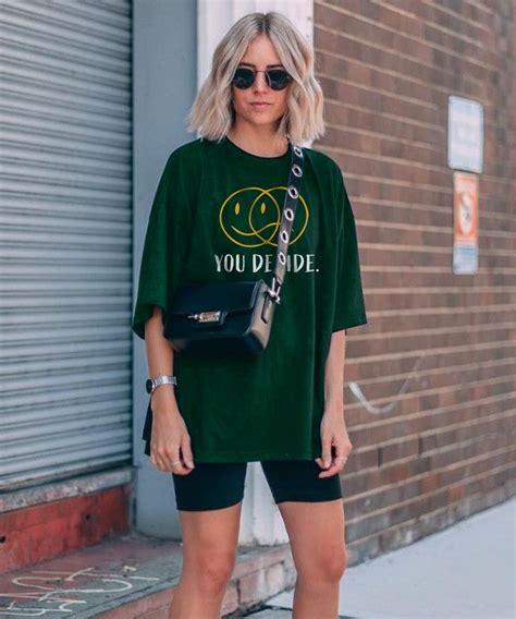 oversized t shirt women styling.